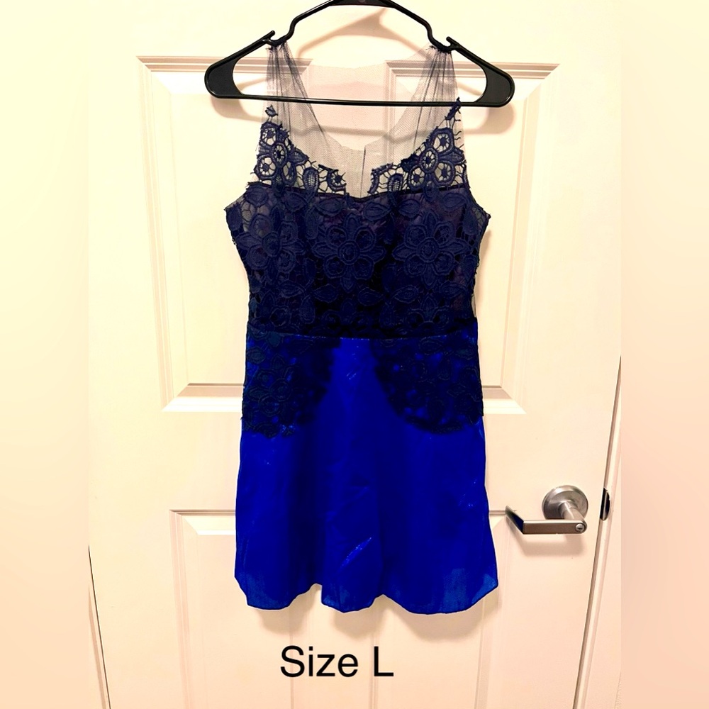 Juniors New! Size L